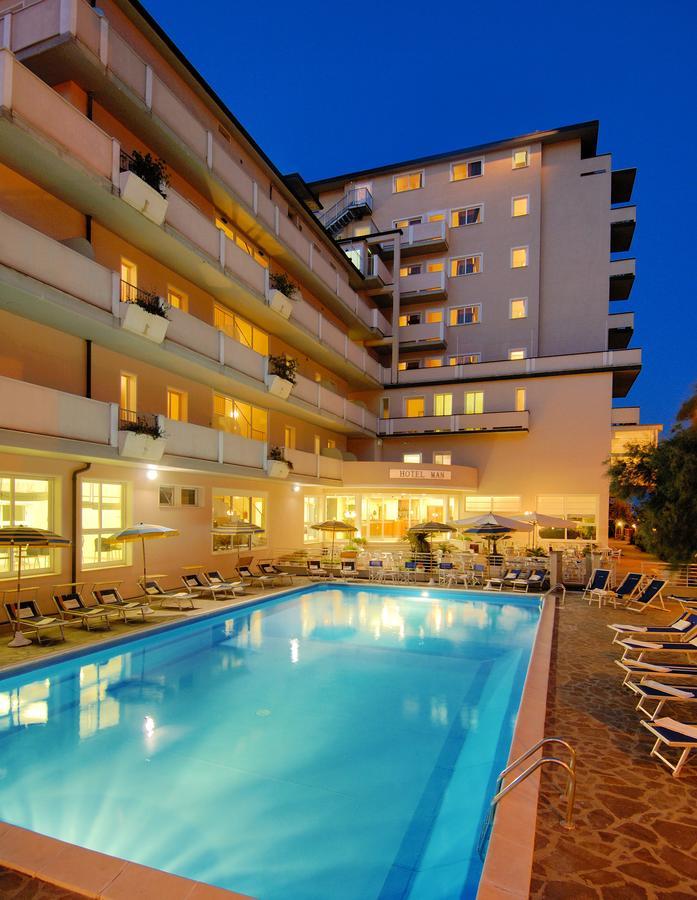 Hotel Man Lido Di Savio Buitenkant foto