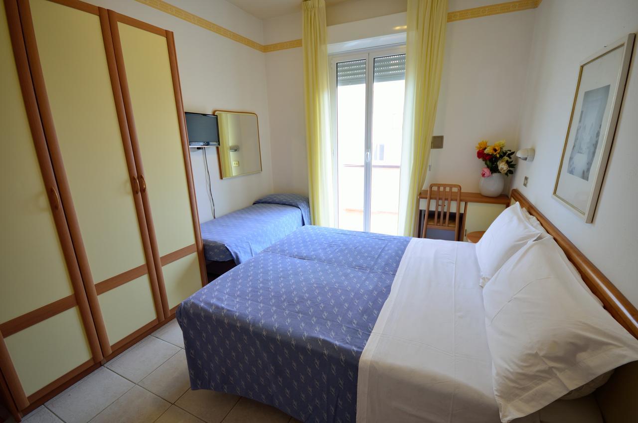 Hotel Man Lido Di Savio Buitenkant foto