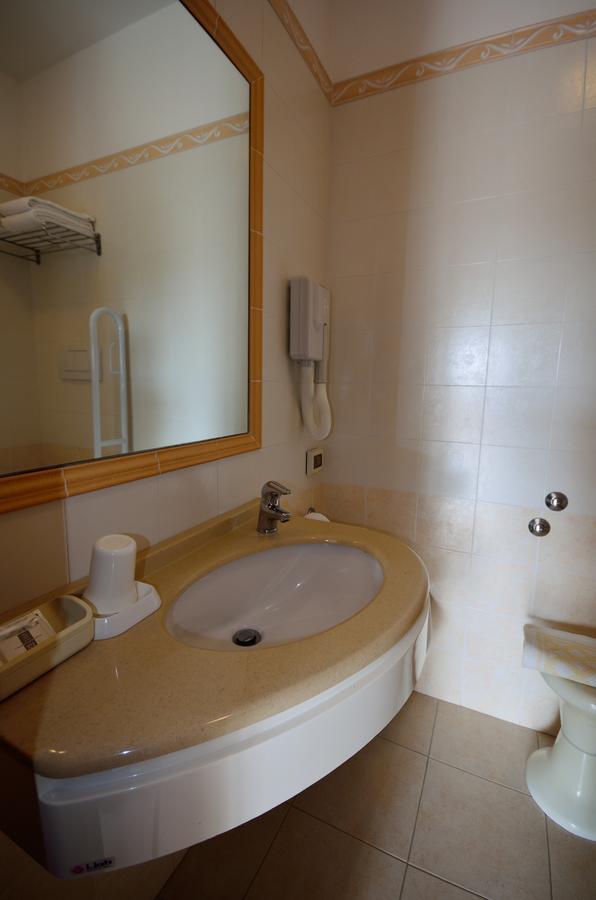 Hotel Man Lido Di Savio Buitenkant foto