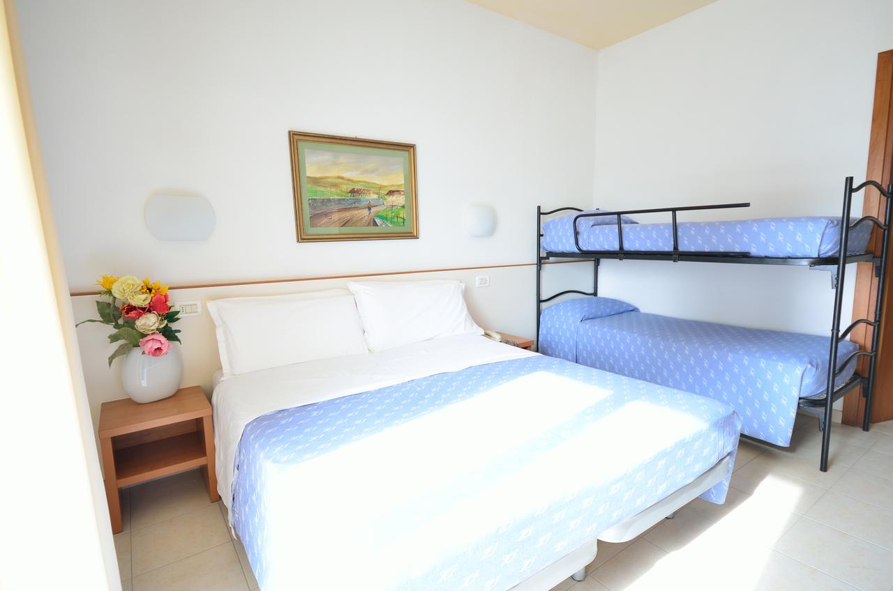 Hotel Man Lido Di Savio Buitenkant foto